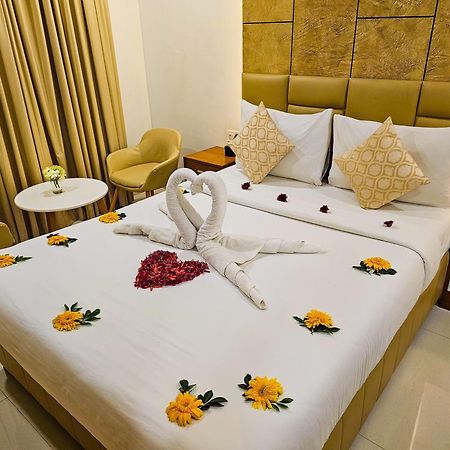 Отель Royal Residency Kannangad Экстерьер фото